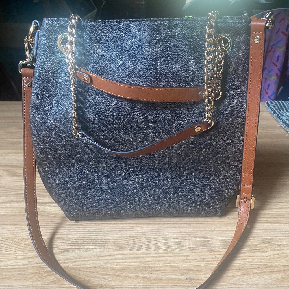 NWT - Michael Kors Jet Set MD Chain Shoulder Tote in Brown